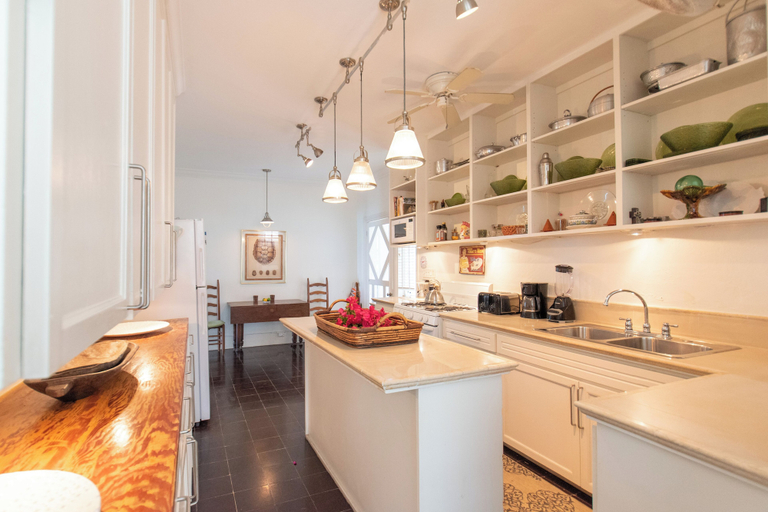 Others 4, Captain'S Quarters: Restored Waterfront Home With Sunset Views