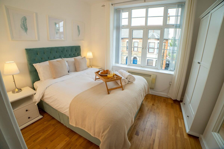 Others 5, Vibrant City Centre - King Bed Apartment, Cambridgeshire