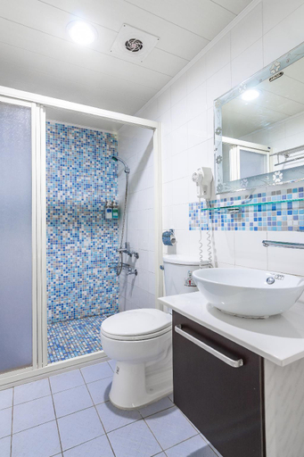 Bathroom 4, Tropical Island BnB, Pingtung