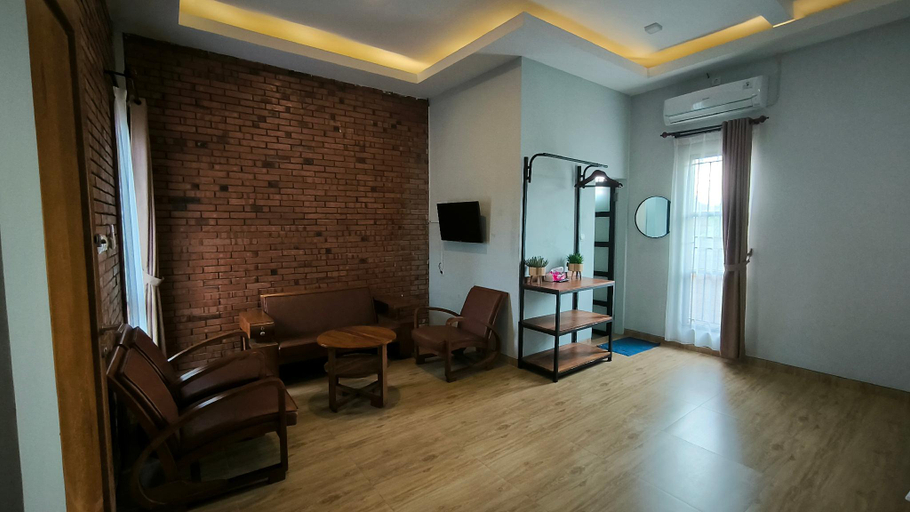 Public Area 3, Nez's Guesthouse Syariah, Magelang