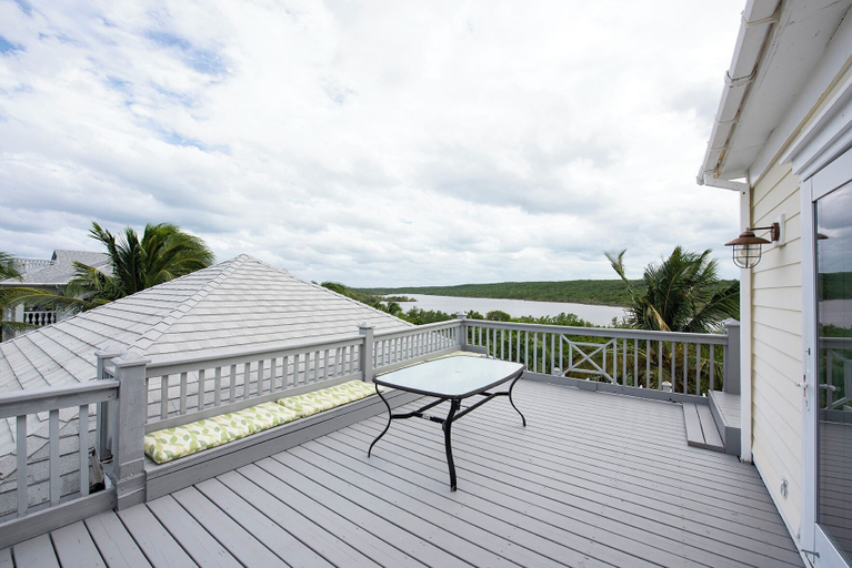 Others 5, Pink Sand Paradise: Cozy Beachfront Cottage