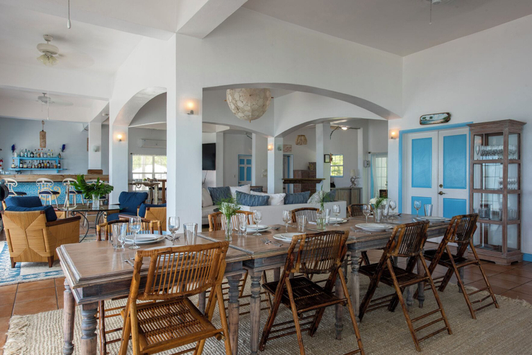 Food & Drinks 5, Windermere Wonder: Historic Home With Club Access