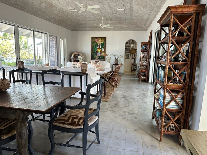 Food & Drinks, Shangri-La Serenity: Beach Villa With Views