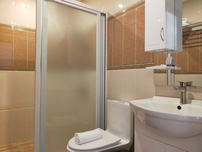 Bathroom 9