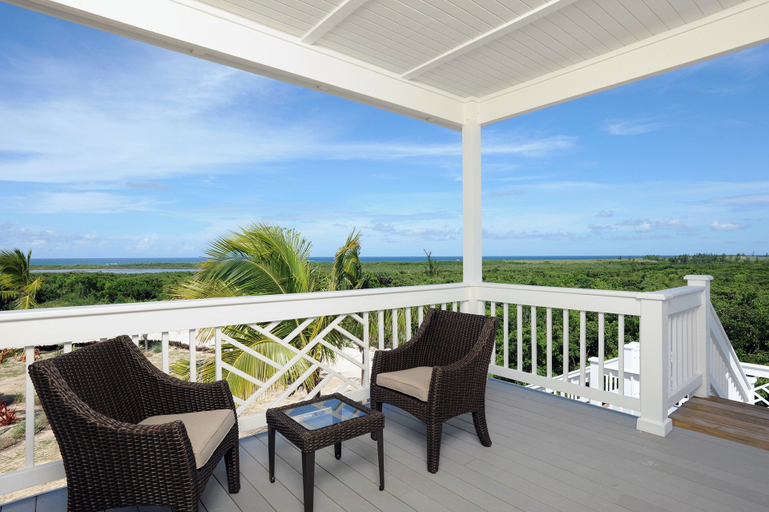 Others 4, Coastal Haven: Charming Beachfront Cottage With Pool
