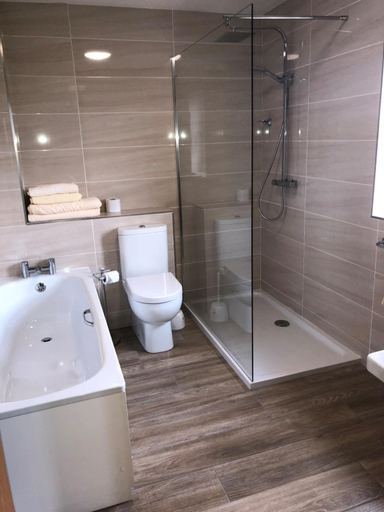Bathroom 2, Gray's at Bushmills, Causeway Coast and Glens
