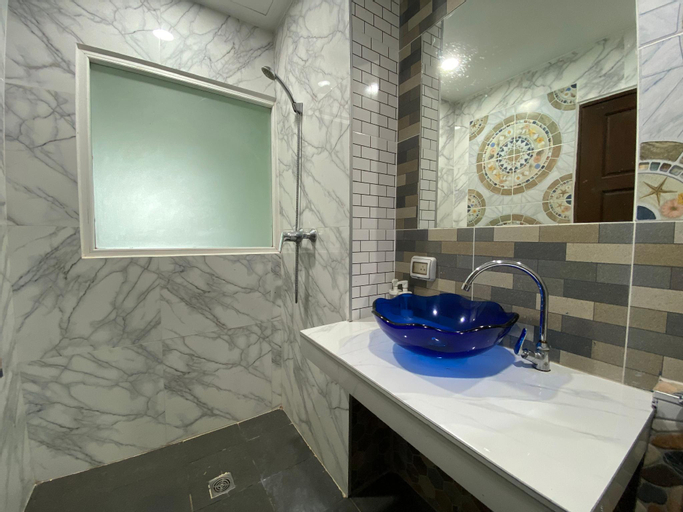 Bathroom 6