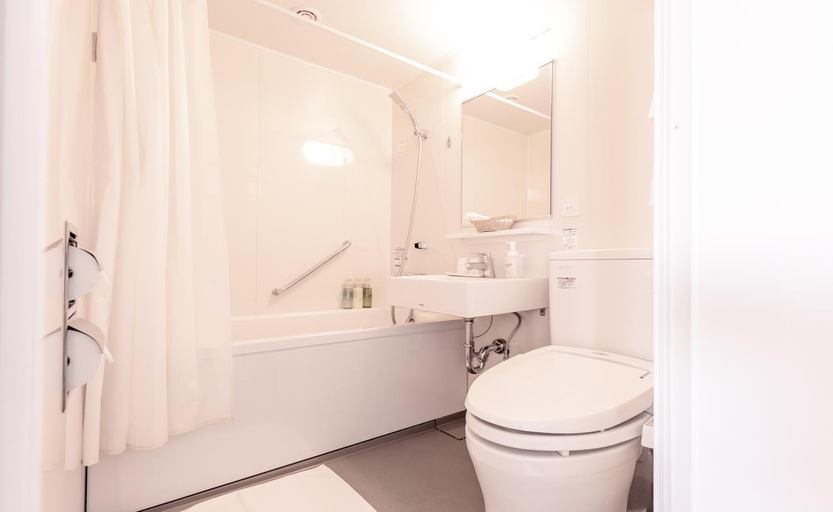 Bathroom 3, Kochi Sunrise Hotel, Kōchi