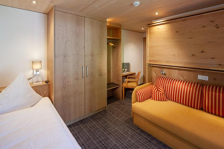 Bedroom 2, Hotel Alpenblume, Bregenz