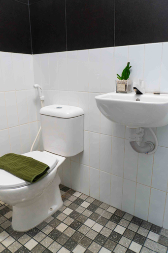 Bathroom 5, Behomy Crown Tangerang, Tangerang