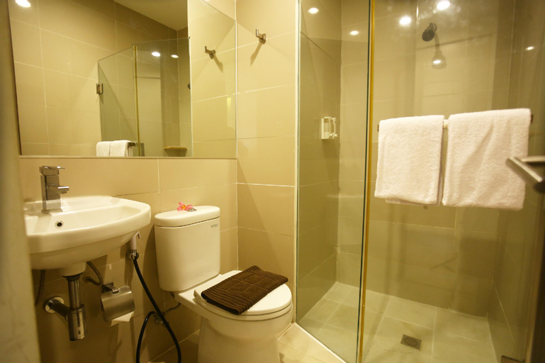 Bathroom 7