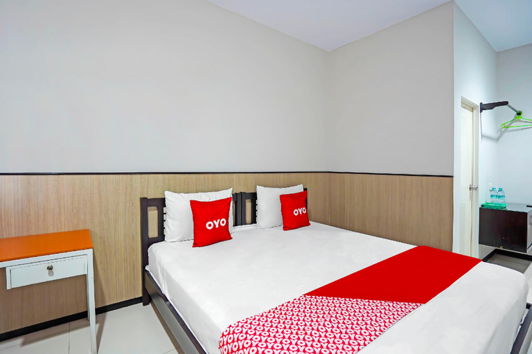 Bedroom, Hotel O Anugerah, Jember