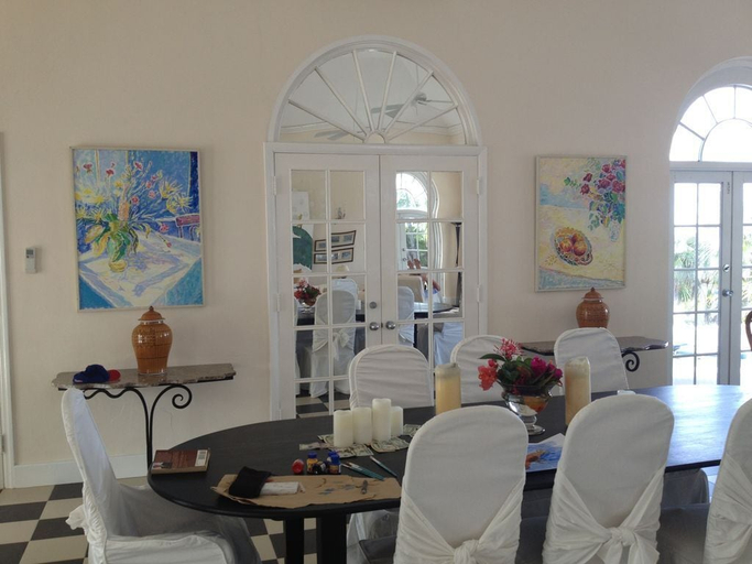 Food & Drinks 4, Oceanfront Escape: New Luxury Home