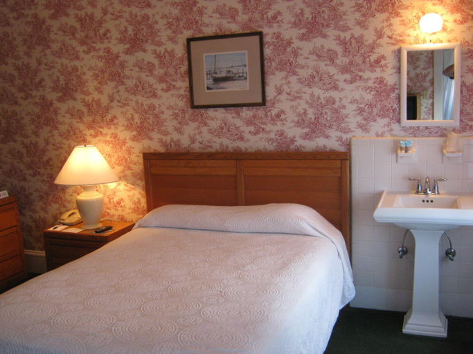 Bedroom 3, Atlantic Hotel, Inc, Worcester