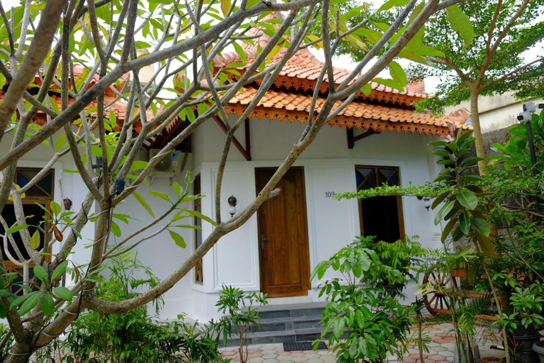 Exterior 3