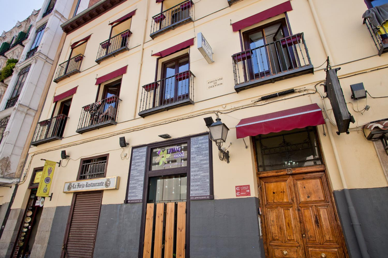 Exterior & Views 1, Hostal La  Casa  de la  Plaza, Madrid