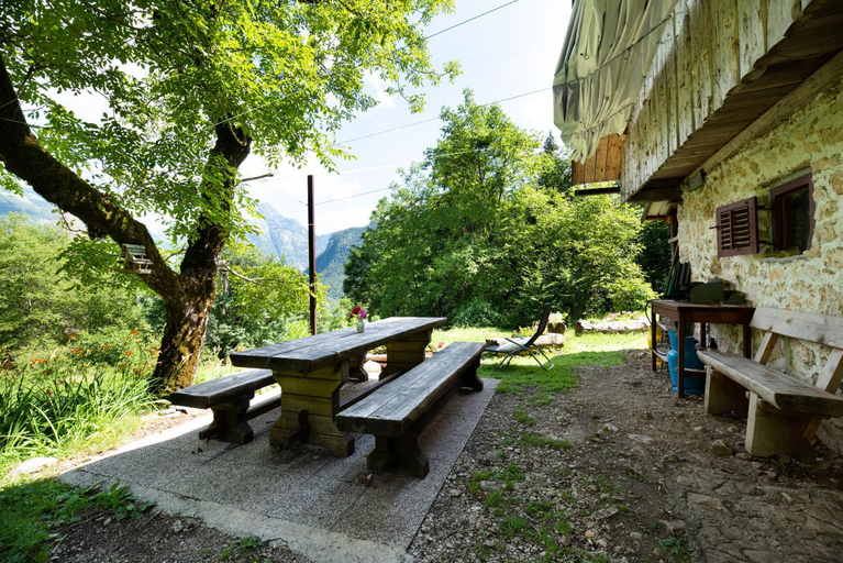 Others 5, Miha lodge - Mihcevo plece, Bovec