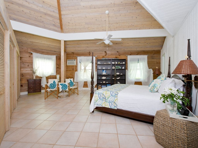 Bedroom 2, Poponi Cottage Paradise: Pink Sand Retreat