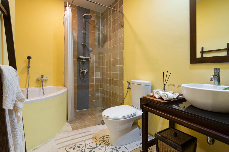 Bathroom 30