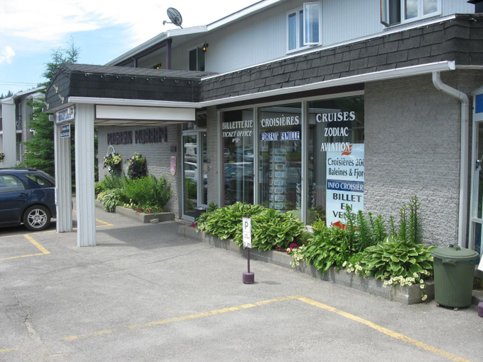 Others 5, Motel de l'Anse a l'Eau, La Haute-Côte-Nord