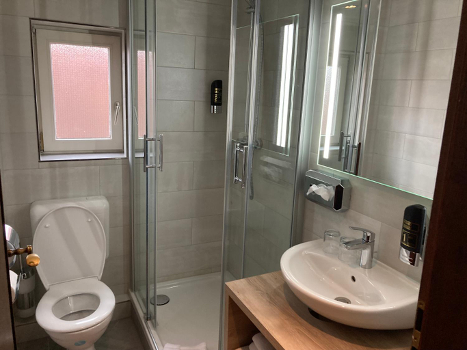 Bathroom 5, Hotel Schmuckkastchen, Miltenberg