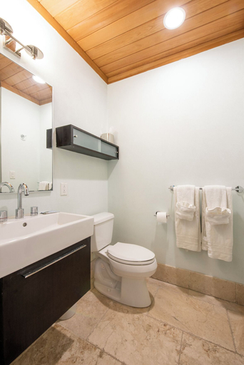 Bathroom 3, Contemporary Comfort: Stunning Villa With Pool & Restaurant