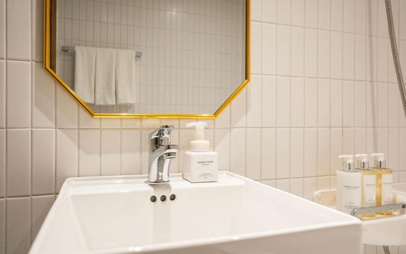 Bathroom 4
