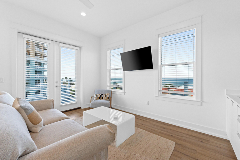 Others 5, Take it Easy by Book That Condo, Bay