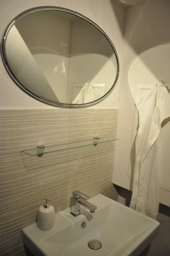 Bedroom 3, Apartment 1Schlafzimmer Hofreite Karben Frankfurt , Wetteraukreis
