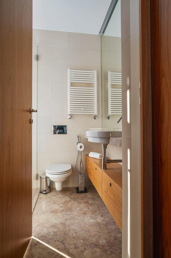 Bathroom 3, Victoria Luxury Apartment, Historic House Downtown, Porto