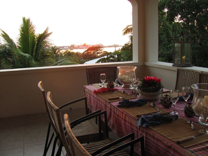 Others 5, Seaside Sophistication: Elegant Estate With Sunset Views