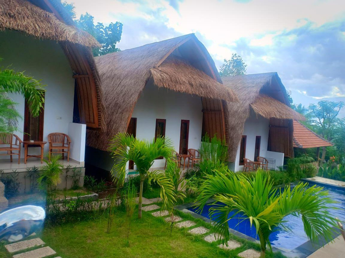 Exterior 3