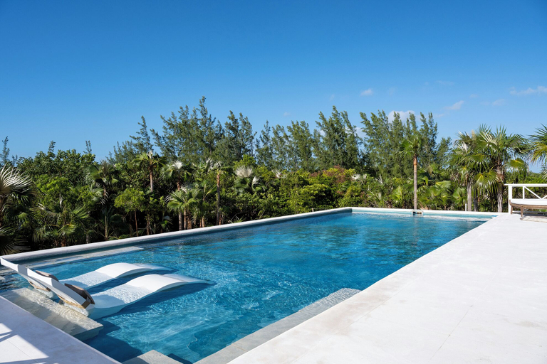 Sport & Beauty 2, Luxury Villa: Private Beachfront Escape