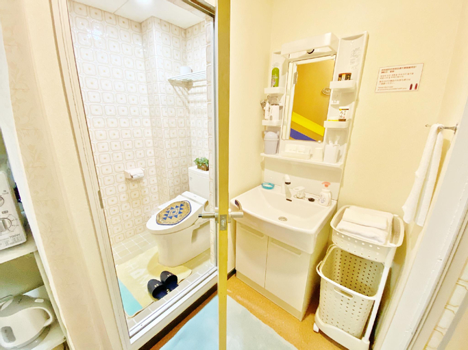 Bathroom 13
