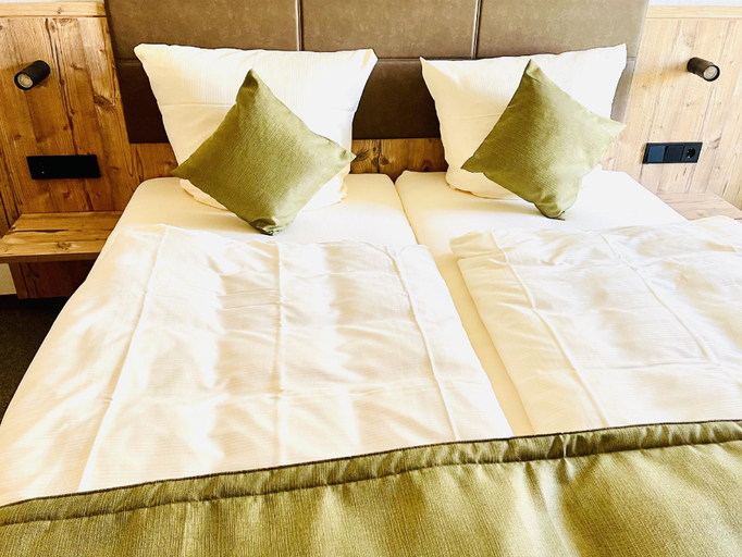 Bedroom 3, Hotel Weingut Dehren, Cochem-Zell