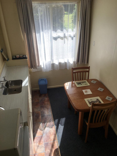 Others 3, Alma Motel, Waitaki