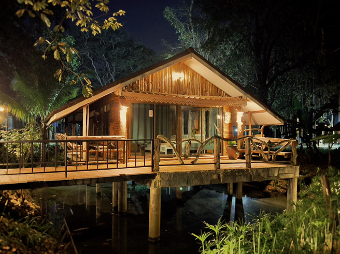 WPP House in the Middle of the Water at Phu Phrai, Wang Num Khiaw