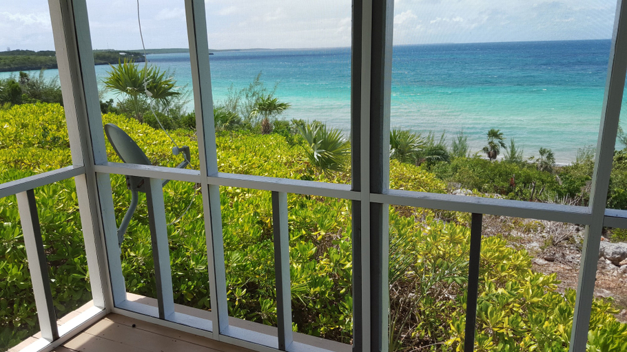 Others 4, Island Oasis: Luxury Villa With Private Pool And Beach Access