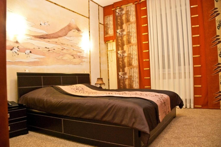 Bedroom 2, Coliseum, Khmel'nyts'ka