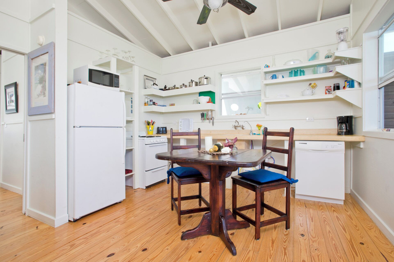 Others 4, Cayo Loco Getaway: Private Beachfront Haven