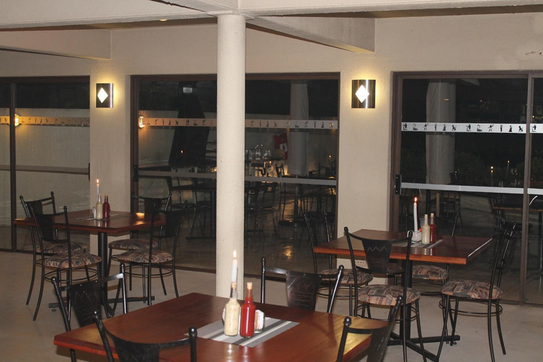 Food & Drinks 2, Pyramids Motel, Uthukela