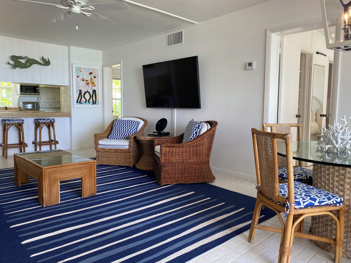 Others 5, Coastal Chic: Stylish Condo On Windermere Beach