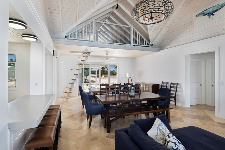 Food & Drinks, Oceanfront Hideaway: Luxurious Retreat With Stunning Views