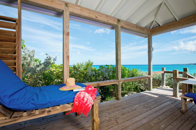 Others 5, Cayo Loco Getaway: Private Beachfront Haven