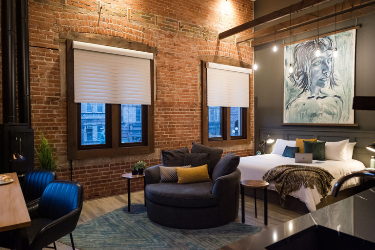 Bedroom 2, 48 King West Boutique Hotel, Leeds and Grenville