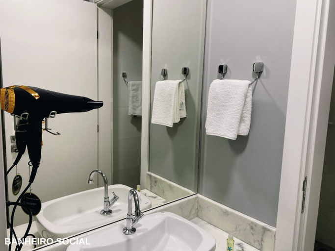 Bathroom 4, ApartDamani - Aptos por Temporada no Centro de Foz, Foz do Iguaçu
