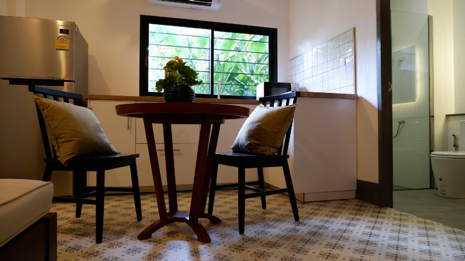 Dining Room 8