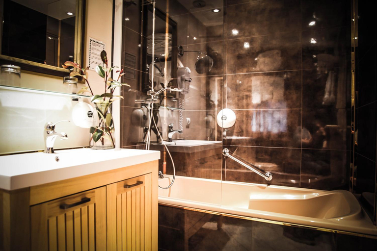 Bathroom 3, Hotel Le Refuge, Savoie