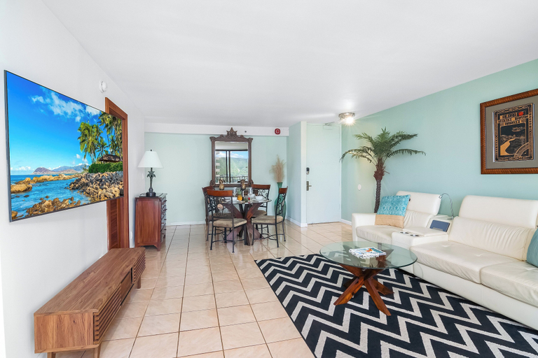 Others 5, Waikiki Banyan 1BR Condos with No Parking, Honolulu