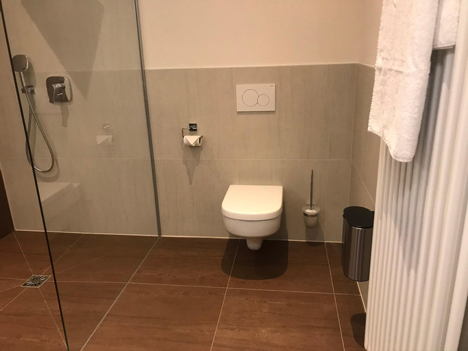 Bathroom 4